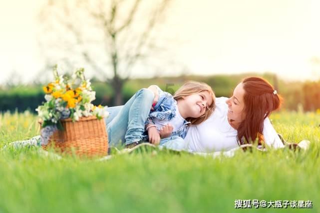 女孩喜欢一本正经地说话怎么回复她呢？游戏画面